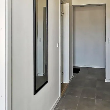 6 Person In Apartament *