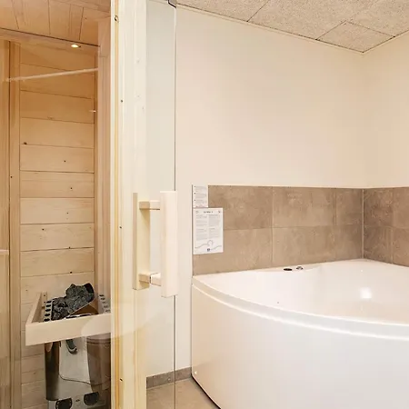 6 Person In Ringkøbing