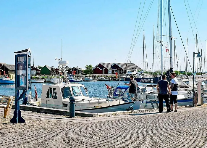 Apartment 6 Person In *