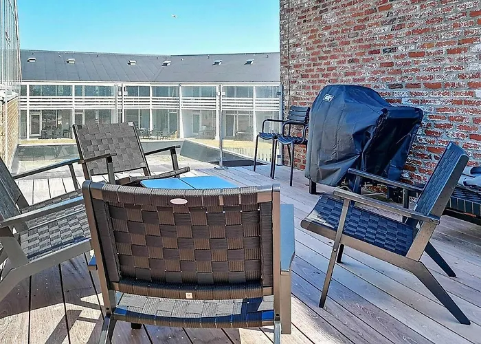 Apartment 6 Person In *